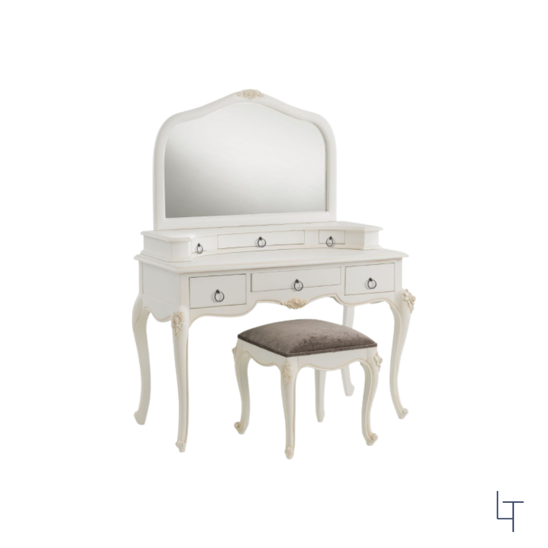 Papillon Chester/Dresser